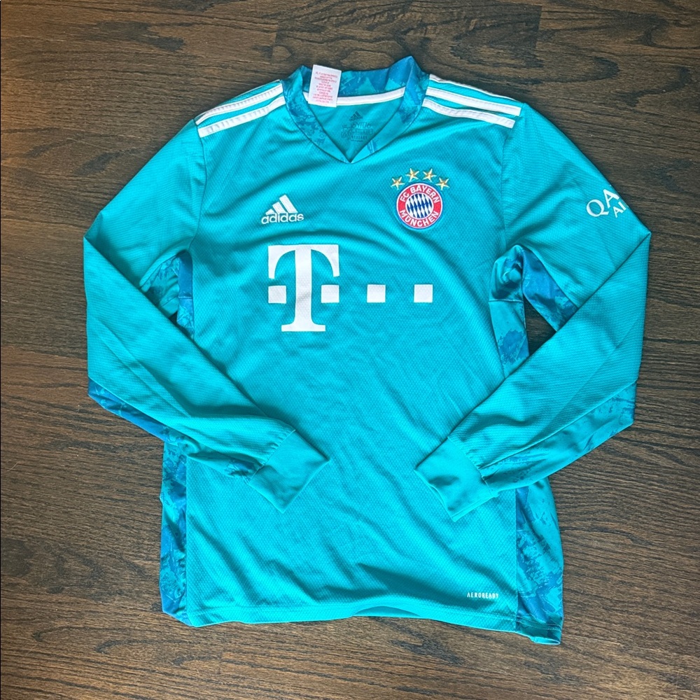 Adidas youth boys Bayern Munich goalie  Jersey